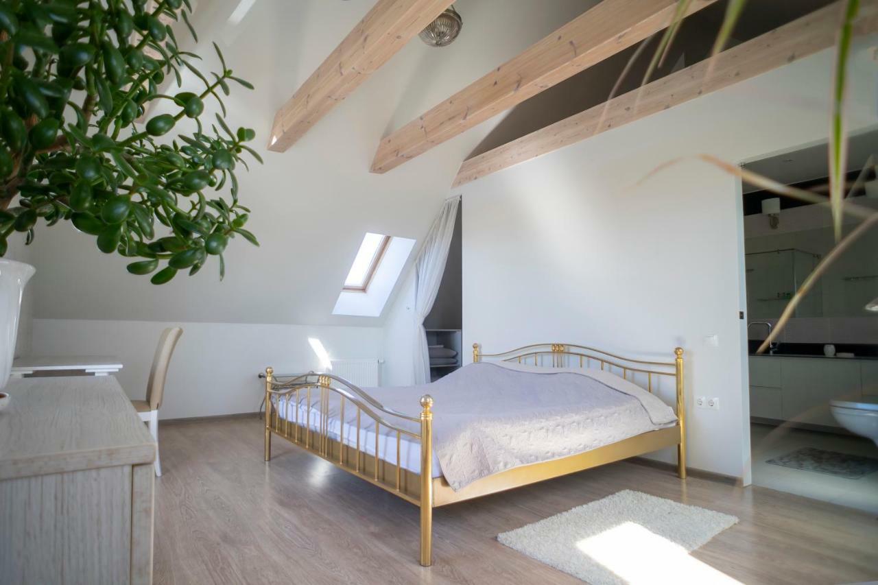 Hotel Sveciu Namai Lanko G. à Klaipėda Extérieur photo